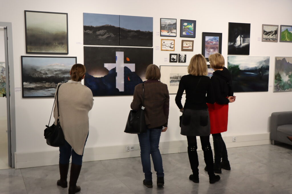 przestrzeń wystawy 4. Ogólnopolskiego Konkursu Malarskiego „Moje Zakopane”, fot. Zakopiańskie Centrum Kultury