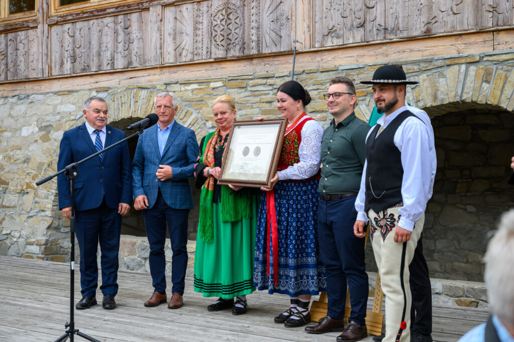Wernisaż wystawy „Pomiędzy. Stanisław Cukier. Rzeźba” w Centrum Kultury Rodzimej w Willi Czerwony Dwór w Zakopanem